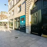 Apartment Close To The Louvre Museum!